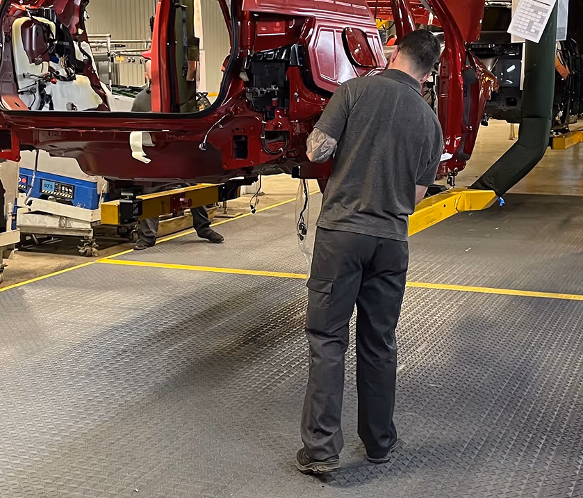 Fire-resistant anti-fatigue matting for welding
